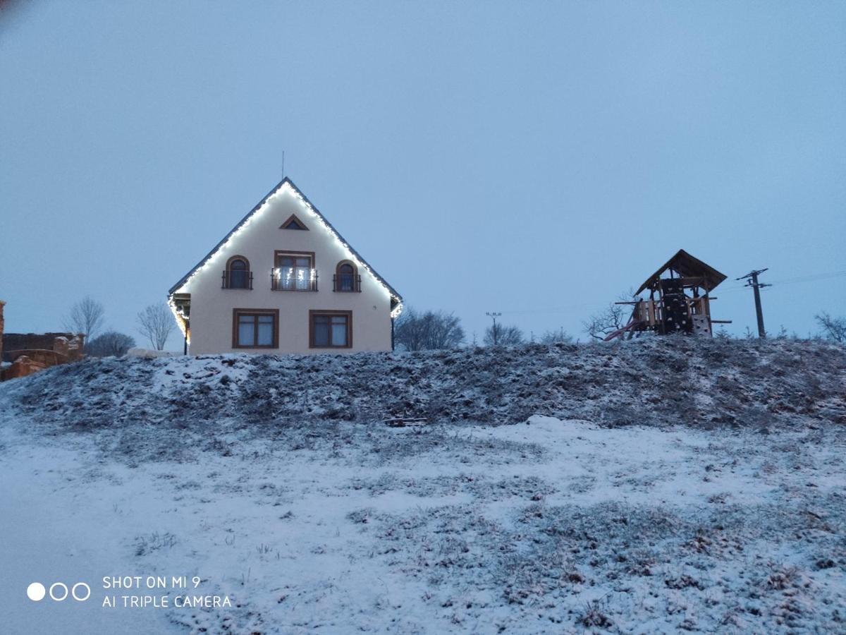 Apartmán Apartmán na statku Červený Kostelec Exteriér fotografie